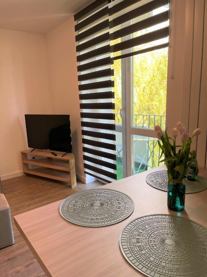 Al-Dom Apartamenty Apartament Zaciszny 코워브제크 외부 사진